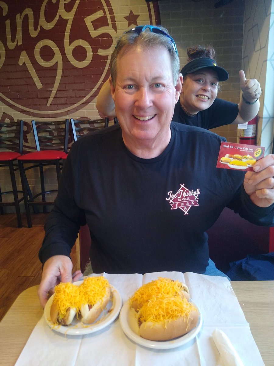 jimsidious's tweet photo. Hey!! Who's that photo-bombing my #GoldStarChiliVIP picture?? Lol
@goldstarchili https://t.co/FX1w0lAhy8