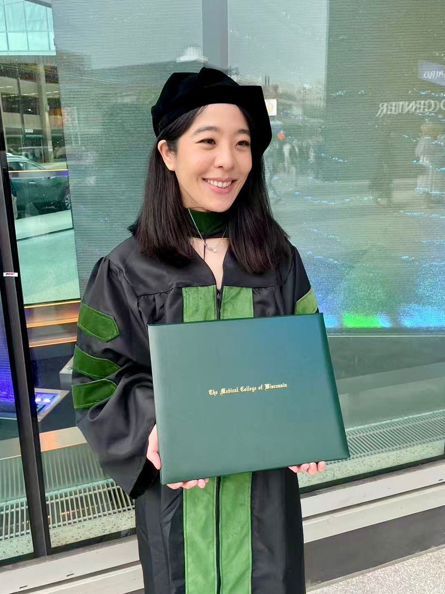 lo41798's tweet photo. Special thanks to my family and mentor, @ivorbenjamin2,  for being my biggest supporters. I am the physician I am today because of you. Thank you for everything ❤️ https://t.co/Dg6FKemaAy