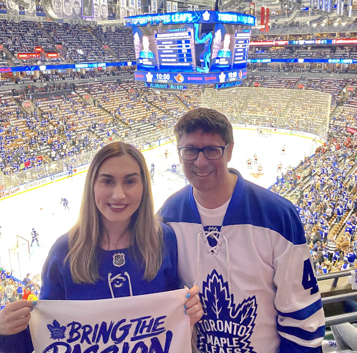 ChrisPhillips68's tweet photo. Sending great thoughts from Game 1 to Game 7!! #GoLeafsGo #LeafsForever https://t.co/dW7BPfS2HI