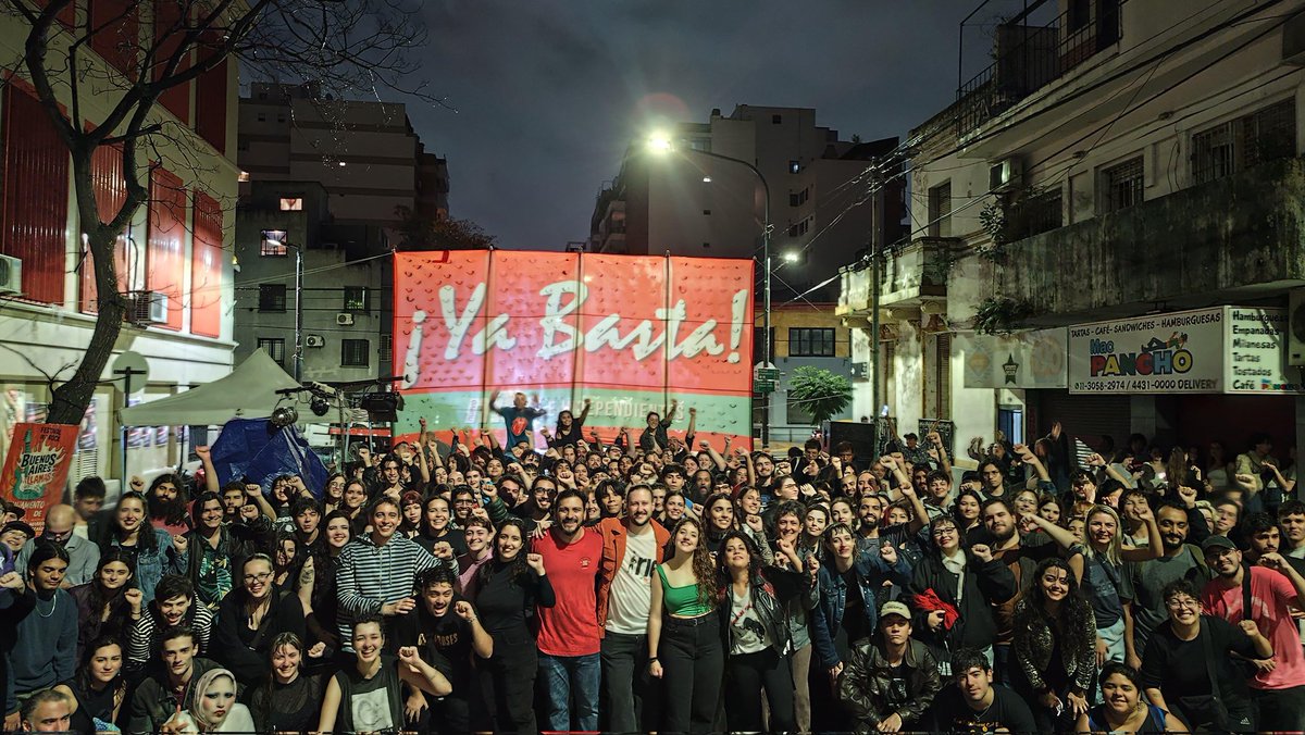 Ganó Adorni gracias a la estabilización artificial de la inflación por el acuerdo con el FMI. Una elección conservadora con el menor porcentaje de participación desde 1983, lo que da muestras de que no hay expectativas de ninguna mejora que no sea la miseria de cada día.

Por su