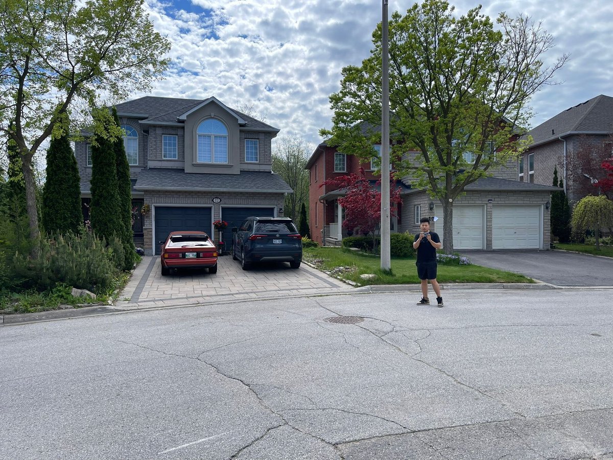 yalun369's tweet image. 5月18日25，战友们抗议第二天❗在歪嘴唐和鸡血王家门口，和平抗议是合法权益，如果你觉得你有理，请满足以下要求： 1. 交出你们作案团队的所有成员信息 2. 交出你们偷走的钱包资产 3. 交出你们作为开发管理核心人员所有的账目 今天鸡血看战友们又来到他们家门口，一起的还有三辆警车……
更多👇