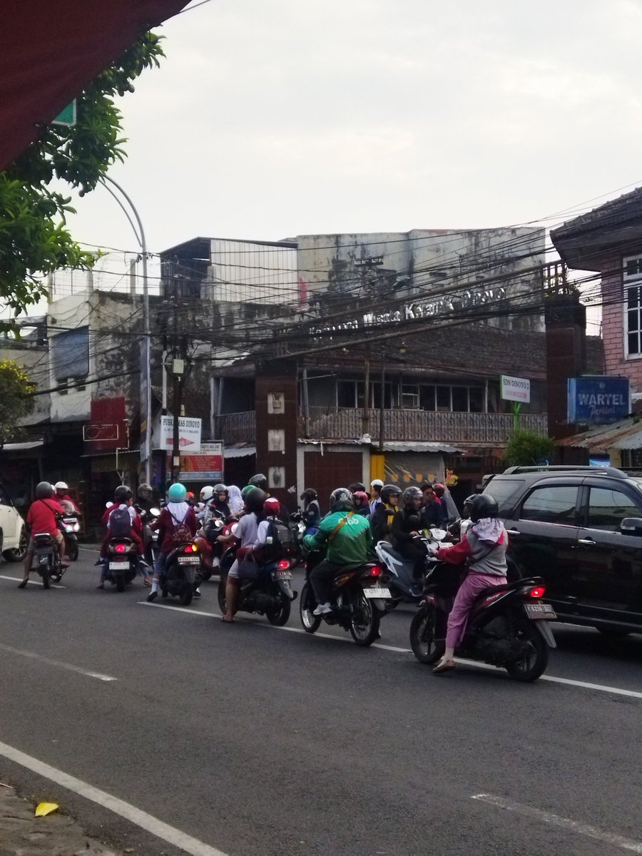 wajeedi's tweet photo. Kudune ono sing ngatur https://t.co/LbVRBKPrgZ