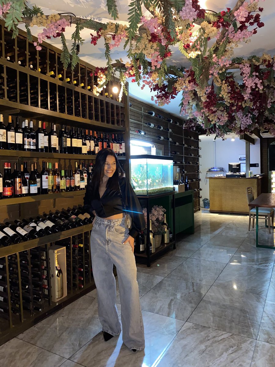 _Raysaa_'s tweet photo. 🍷✨ https://t.co/KWcpc5TP3w