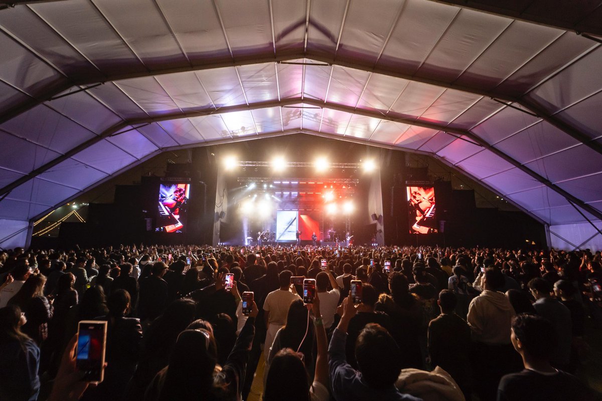 MoveConcertsPE's tweet photo. Ya pasaron dos días pero aún no superamos ese 16 de Mayo en Costa 21 😮‍💨😍

Les dejamos unas fotos de lo que fue una maravillosa noche junto a #TiagoPZK 🤯

Créditos 📸: @choykifox 

Tiago PZK en Lima
Fue una experiencia Move Concerts 🫶🏼 https://t.co/lHmwn873m7