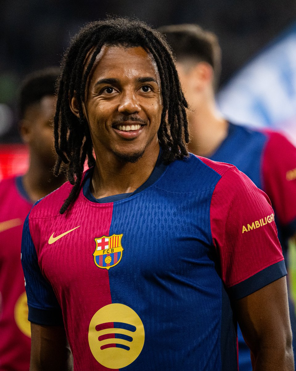 FCBarcelona's tweet photo. That goal in Seville... 😀 https://t.co/YRT4WGnway