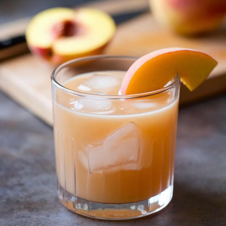 MixThatDrink's tweet photo. It's a fun little sweet treat, like something you might have been served at a soda counter in the 1950s, except with a grown-up twist.
Peach Dream Cocktail Recipe
👉 https://t.co/dbagTMLEx2

#CocktailRecipes #DrinkRecipes #HappyHour https://t.co/Se2rcdrAxW