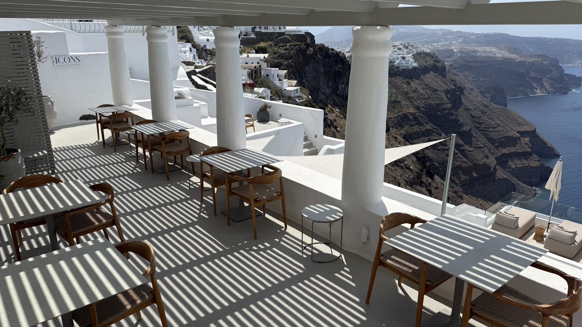 pt_hyatt's tweet photo. #IconicSantorini
朝食はプール横のレストラン&バー「ICONS」にて事前オーダービュッフェ形式📝
素晴らしい景色を眺めながらの優雅な時間✨
ギリシャコーヒー☕︎とフレンチトーストの相性が抜群でした🌿
#Hyatt
#MrMrsSmith https://t.co/yFeaGbHYIP