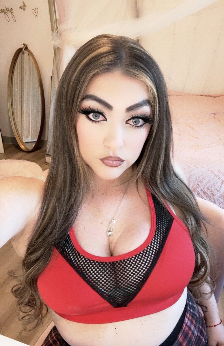 kruelladeville0's tweet photo. Let’s get ONE thing straight … I never chase, I attract. Obey or be dismissed … 
CTA: Pin This Post 
Tribute link in bio <3
#findom #paypig #DommeMindset #SpoilMe https://t.co/yI0V6iYOfL