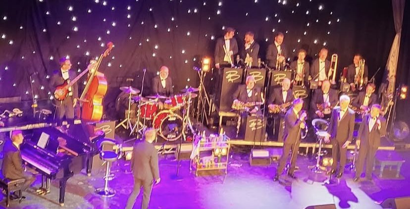 TeamShaneRichie's tweet image. Lovely words on @instagram 6/5/25 by #ThePratPack drummer @ElliottHenshaw and some shots showing their excellent big band. 🎤🥁🎺🎷🎸🎶
#ThePratPackTour2025 #prats #ThePratPackTour #livemusic #liveentertainment #bigband @BradleyWalsh @realshanerichie @RealBrianConley #JoePasquale