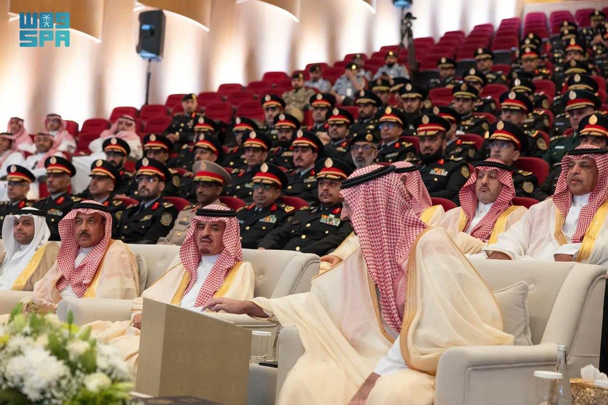 SPAregions's tweet photo. وزير الحرس الوطني يرعى حفل تخريج الدفعة السادسة من برنامج القيادة والأركان والدفعة الأولى من برنامج الدراسات العسكرية المتقدمة ويدشّن برنامج الحرب.
https://t.co/eDXQ12Vj0T
#واس_عام https://t.co/XmS16OI43K