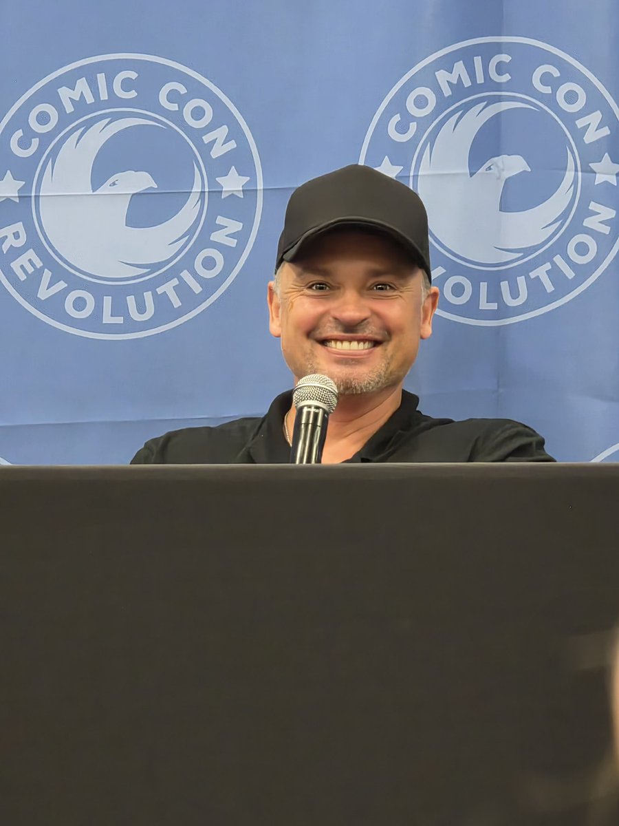 ParksAndCons's tweet photo. Our weekend at @ComicConRvltn has come to an end, but we’ll have a podcast &amp; more video to share in the days ahead #CCRONT https://t.co/OkSVl73bXq