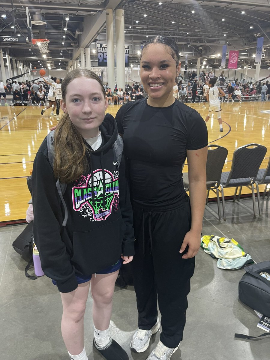 Ila Batson (@ilabatsonbball) on Twitter photo TY so much for being generous with your time & your words of encouragement <a href="/CoachVic_UT/">Vic Schaefer</a> <a href="/karalawson20/">Kara Lawson</a> <a href="/CoachFerrara/">Bill Ferrara Jr.</a> Was great meeting you & always great seeing big sis <a href="/natalyahodge2/">WorldWideNatalya</a> do her thing. Thanks <a href="/Elite40League/">Elite 40 League</a> for a great event! <a href="/FBCNextUp/">FBC NextUp</a> <a href="/CoachKayFBC/">Next Up_Kay</a> <a href="/Bouncenation_J/">BounceNation_Fbc</a> 💙 TY so much for being generous with your time & your words of encouragement <a href="/CoachVic_UT/">Vic Schaefer</a> <a href="/karalawson20/">Kara Lawson</a> <a href="/CoachFerrara/">Bill Ferrara Jr.</a> Was great meeting you & always great seeing big sis <a href="/natalyahodge2/">WorldWideNatalya</a> do her thing. Thanks <a href="/Elite40League/">Elite 40 League</a> for a great event! <a href="/FBCNextUp/">FBC NextUp</a> <a href="/CoachKayFBC/">Next Up_Kay</a> <a href="/Bouncenation_J/">BounceNation_Fbc</a> 💙