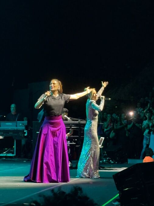 AloAlo_Bahia's tweet photo. Zizi e Luiza Possi apresentam show emocionante em Salvador; veja fotos

Vem ver: https://t.co/zMHEVNqDs7 https://t.co/myIDYh54qN