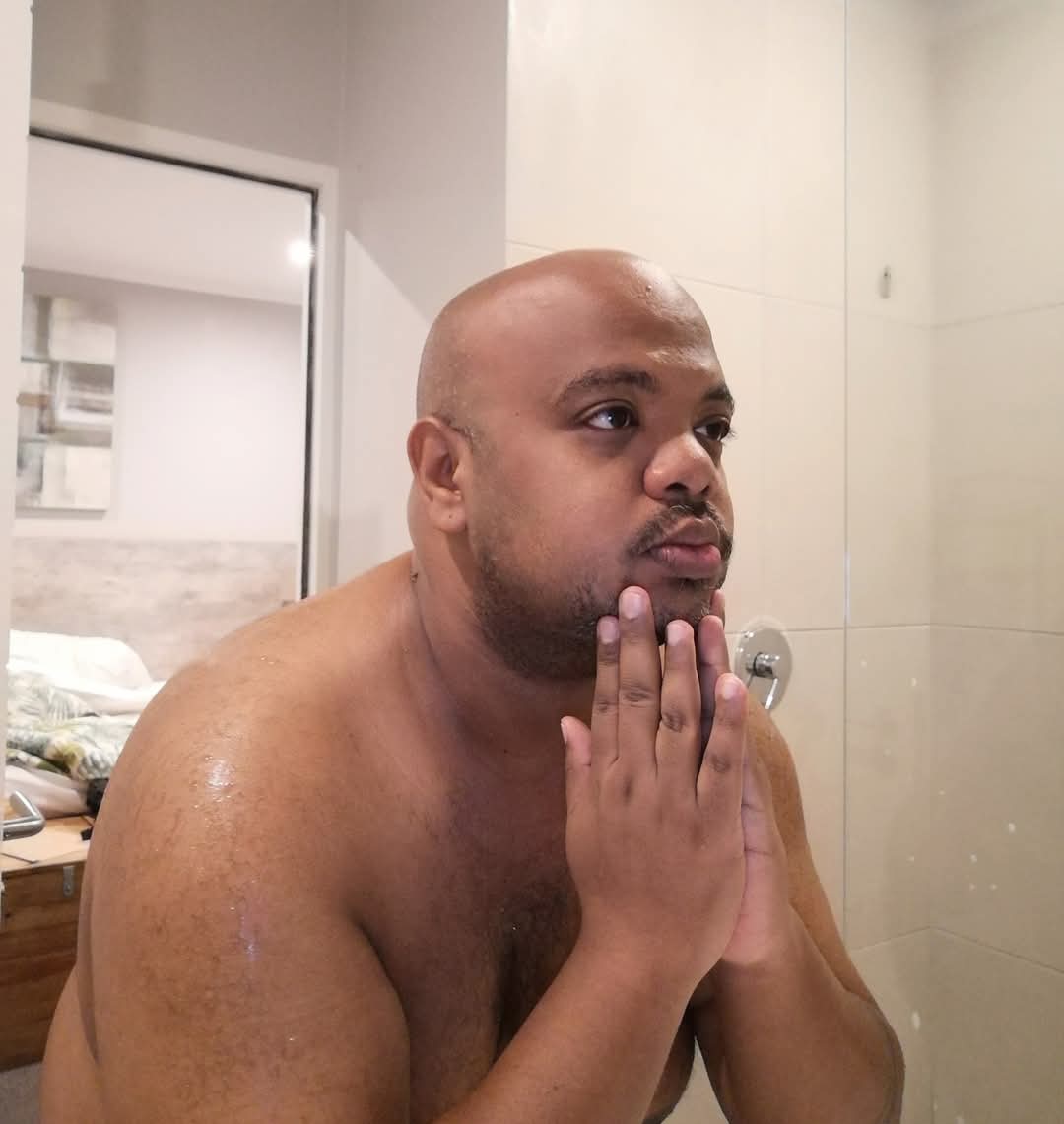 Self-love and focusing on my mental and physical health has allowed me to find peace in reading, meditation and exercising. #theddemguy #selflove