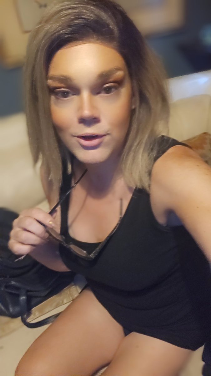 tsgoddess's tweet photo. Somewhere in #lakewoodRanch with no way home. If you're packing horsepower and a heavy stick… I might let you shift my gears.” https://t.co/zlA4Jj1qq3