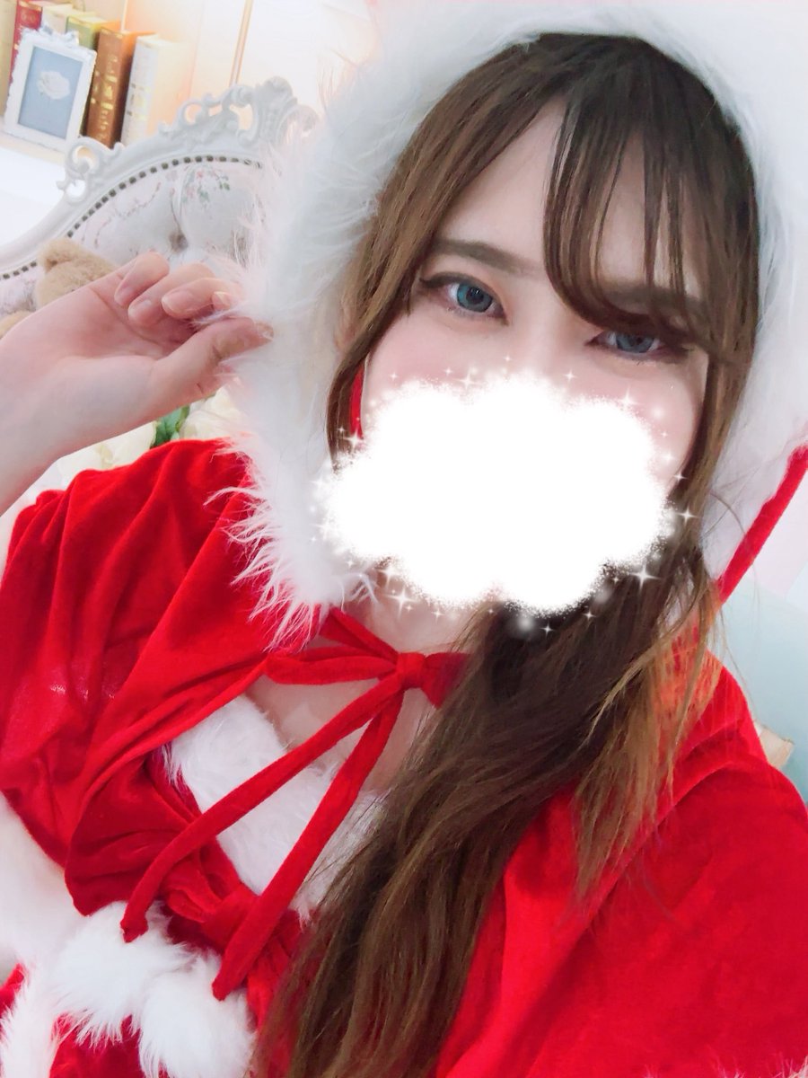 skm__39_'s tweet photo. おはよ〜🍀
今日は39の日だよ〜！！！
1000円引きと10分プラスになります✨️
会いに来てくれたら嬉しいなぁ

いつかのサンタコスあげとく🎅🏻🎀 https://t.co/meCMSSvsMz
