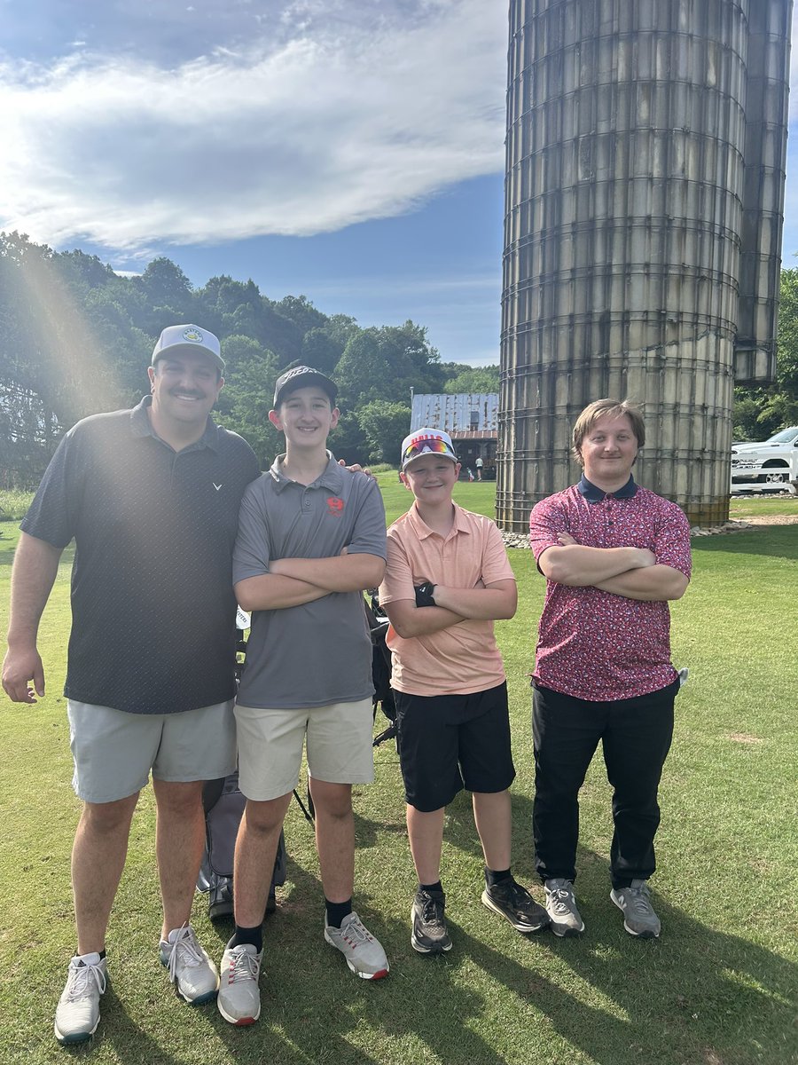 That’s a wrap on middle school golf season! We had a fun parent child scramble with pizza and ice cream! We’ve had a great year! So thankful for the opportunity to coach an awesome group of kiddos and their families! #hallshasit <a href="/HallsMS_Golf/">Halls Middle Golf</a> 
<a href="/Halls_Golf/">Halls High Golf</a>