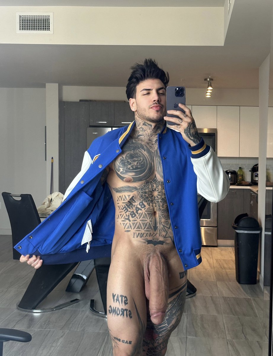 Senrtox's tweet photo. Chudai...👌🍆 https://t.co/VGrZrrEIBU
