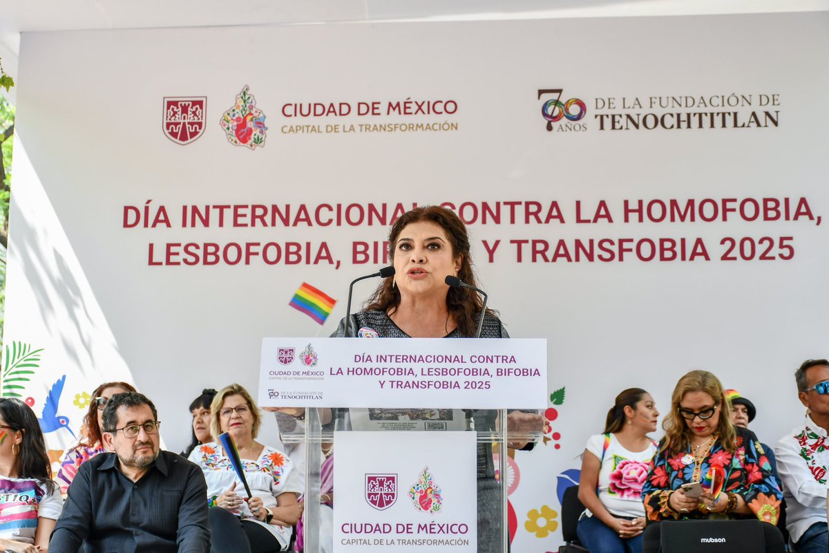 YaajMexico's tweet photo. ❤️‍🩹✊🏽 Este evento, que estuvo acompañado por distintas autoridades gubernamentales del ejecutivo y legislativo, así como liderazgos de opinión y colegas de OSC, es mucho más que una conmemoración, es un acto de reparación simbólica, una respuesta política a la discriminación y el estigma que aún persiste.

Gracias por hacer equipo @COPRED_CDMX @NLinMexico @PinturasComex @christiancha @Erick_Mormar y toda nuestra incansable #FamiliaYaaj 🥹❤️‍🩹