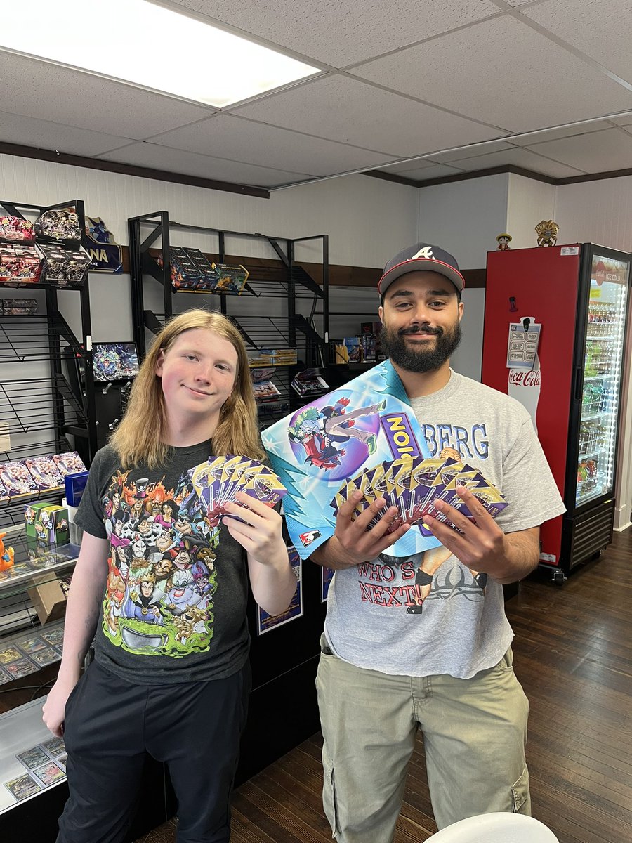 ETCollectibles's tweet photo. The May Pokemon League Cup is over! 

Congrats to the top placing players! 

🏆 Darian Spencer 
🥈 Tyler Kramer 

Rounding out the top 4 

Alex Leblanc &amp; Bryan Funk! https://t.co/8mMNwChkj1
