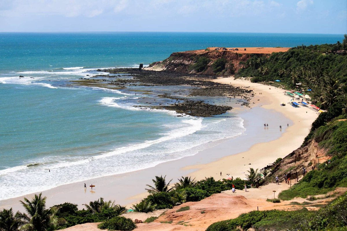 harrylpg's tweet photo. 📌🏖️Pipa,🇧🇷: Hace mucho que debo este post y eso que es la que mas recomiendo en mi Agencia cuando me preguntan por un lindo destino de playa en Brasil, fuera de lo tan "tradicional".
🪜Importante: para llegar a las playas hay que bajar (y subir) acantilados y tener cuidado con las mareas.

✈️Se llega vía Natal, con vuelo directo los domingos y regreso el sábado. O diario con escala.
🚐 El traslado a Pipa tarda aprox. 1h30.

🛎️Posadas: Hay infinidad de posadas, pero estoy acostumbrado a recomendar estas 4.
✍️Los invito a que dejes sus recomendaciones ⬇️

4⭐️ Dos Girassois.
3⭐️ Sol e Luna.
2⭐️ Marajoara.
🖐️Mi elección personal: Sombra e Água Fresca Florette.

✍️Mis 2 playas preferidas:
🏖️Baía dos Golfinhos.
🏖️Praia do Amor.

📌Y si aprovechas y te quedas en NATAL:
🛎️Pocas noches: Ponta Negra Flat.
🛎️Varios dias: Rifoles Praia.