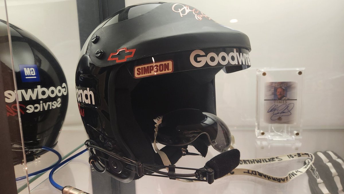ToddZinn's tweet photo. It's fun to see @NASCAR at historic tracks like @NorthWilksboro.  (Goggles pictured were worn by #DaleEarnhardt at North Wilkesboro on October 3, 1993. He finished second to Rusty Wallace.  Obtained from the collection of @HawkSMI.)

#Nascar @DaleJr @NASCAR @NASCARONFOX #RaceWorn https://t.co/HwAaDJamAp