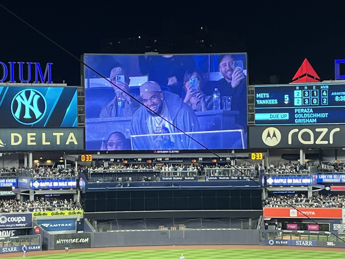 petersblendorio's tweet image. Karl-Anthony Towns taking in the #SubwaySeries at Yankee Stadium.

His #Knicks begin the Eastern Conference Finals against the Pacers on Wednesday at the Garden.