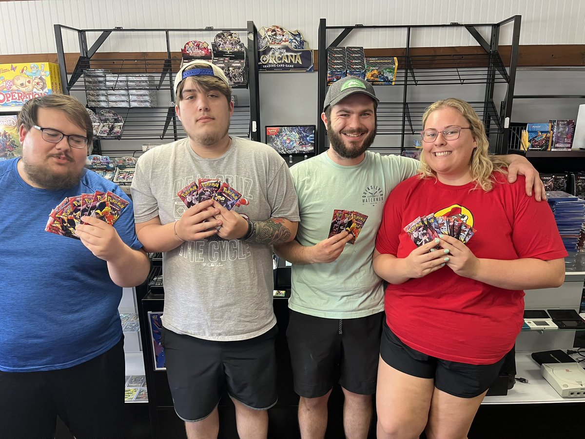 ETCollectibles's tweet photo. Top 4 of today’s Destined Rivals Prerelease 

1st Laura Willett 
2nd Alex LeBlanc

Rounding out the top 4 

Hayden Willett &amp; Nathan Barker 

Congrats! https://t.co/B8qe0FWZWb