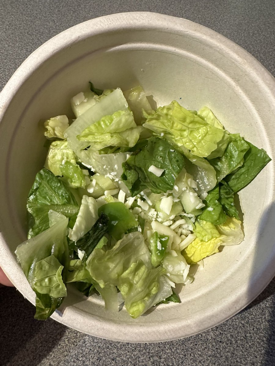 This tiny ass sad salad was $6.95 <a href="/FirehouseSubs/">Firehouse Subs</a> 😂😂 What a joke. Do better, Firehouse.
#FirehouseSubsSucks #DoBetter #Inflation