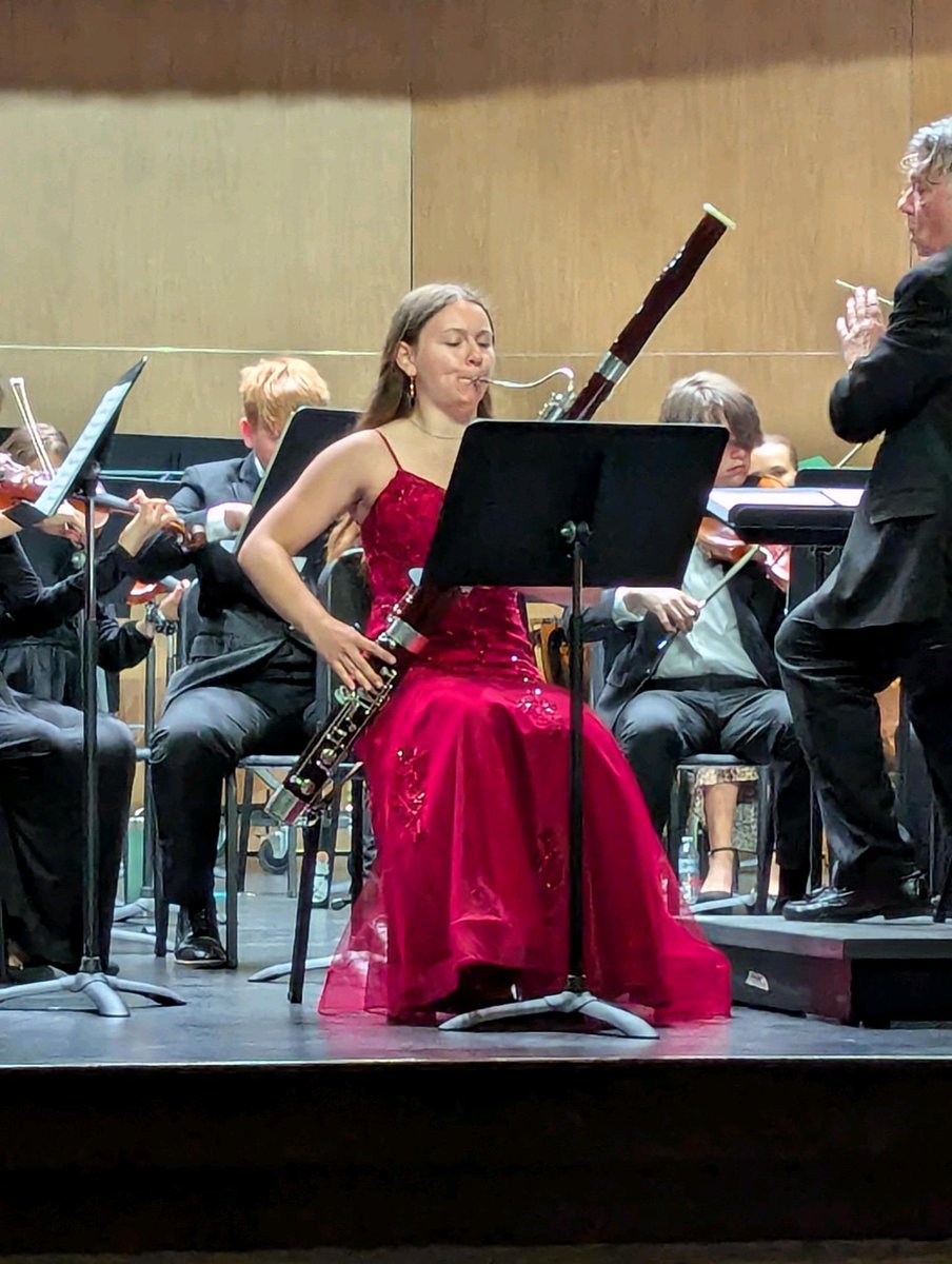 Bravo!! Bravo!! 👏👏 Congratulations on a wonderful performance by senior Breanna Sasanecki as she performed movements from Mozart’s Bassoon Concerto in Bb Major K.191 (186e) in the Akron Youth Symphony today! Thank you for sharing your beautiful talents! 🎶🎵