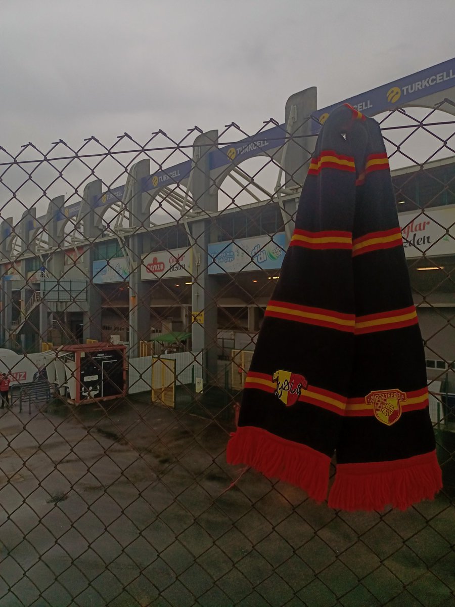 Medcezir tayfa yok, çiğdemci tayfa yok, story taraftarı yok, cefayı çileyi çeken az ve öz tribün var, iyi ki  var...