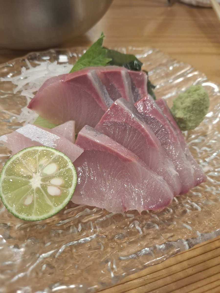 jin11pan's tweet photo. 徳島いてきた！
すだちぶりめちゃくちゃ美味くて毎日食べたい🤤♡
地元の人がとても優しくてお店のおじちゃんも仲良くなってたくさんサービスでご飯出してくれたりとか、本当にいい土地でした…🥲また絶対いきたい！！ https://t.co/Z3VxYIcZMk