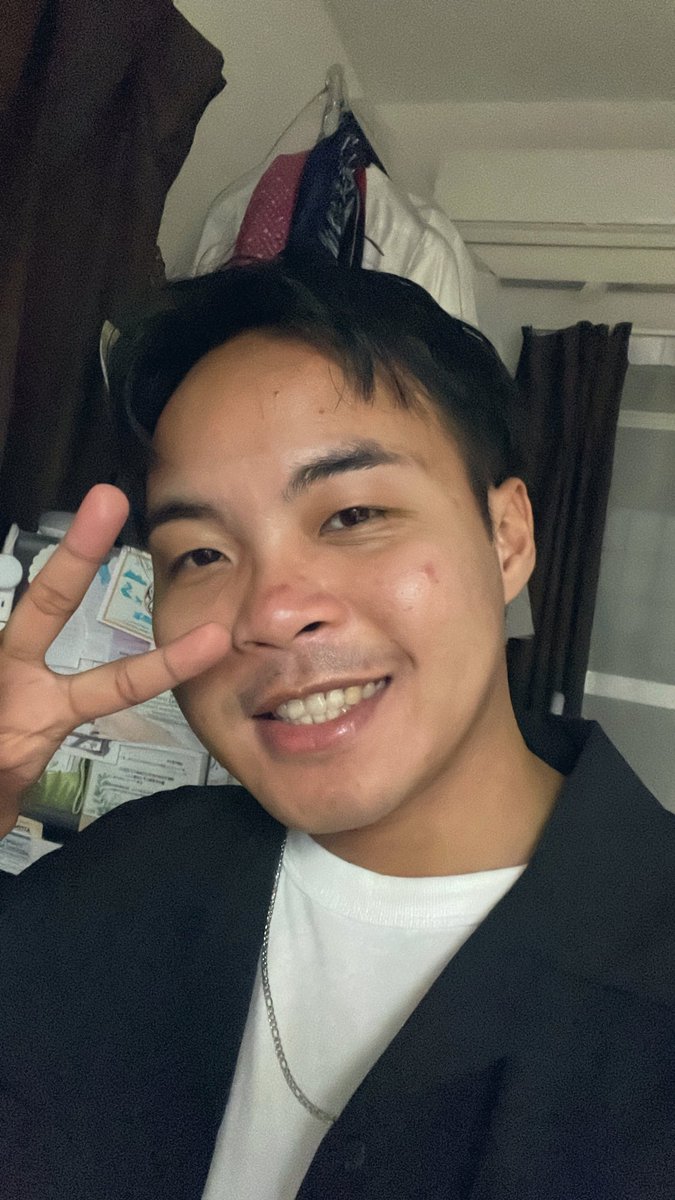 mockyatoo's tweet photo. Di makita pero the back pain lately is giving more angkolness https://t.co/T7TcIET5kQ
