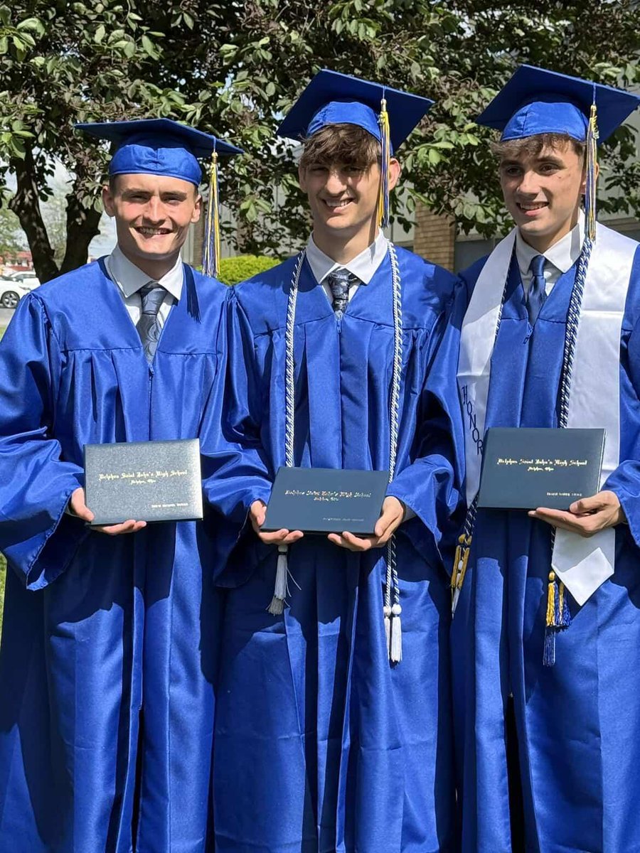 DSJBasketball's tweet photo. Today our 3 seniors have graduated high school!! Good luck to Alex, Eli, and Drew in their future endeavors!! Once a Blue Jay always a Blue Jay https://t.co/gVTu9OYVbq