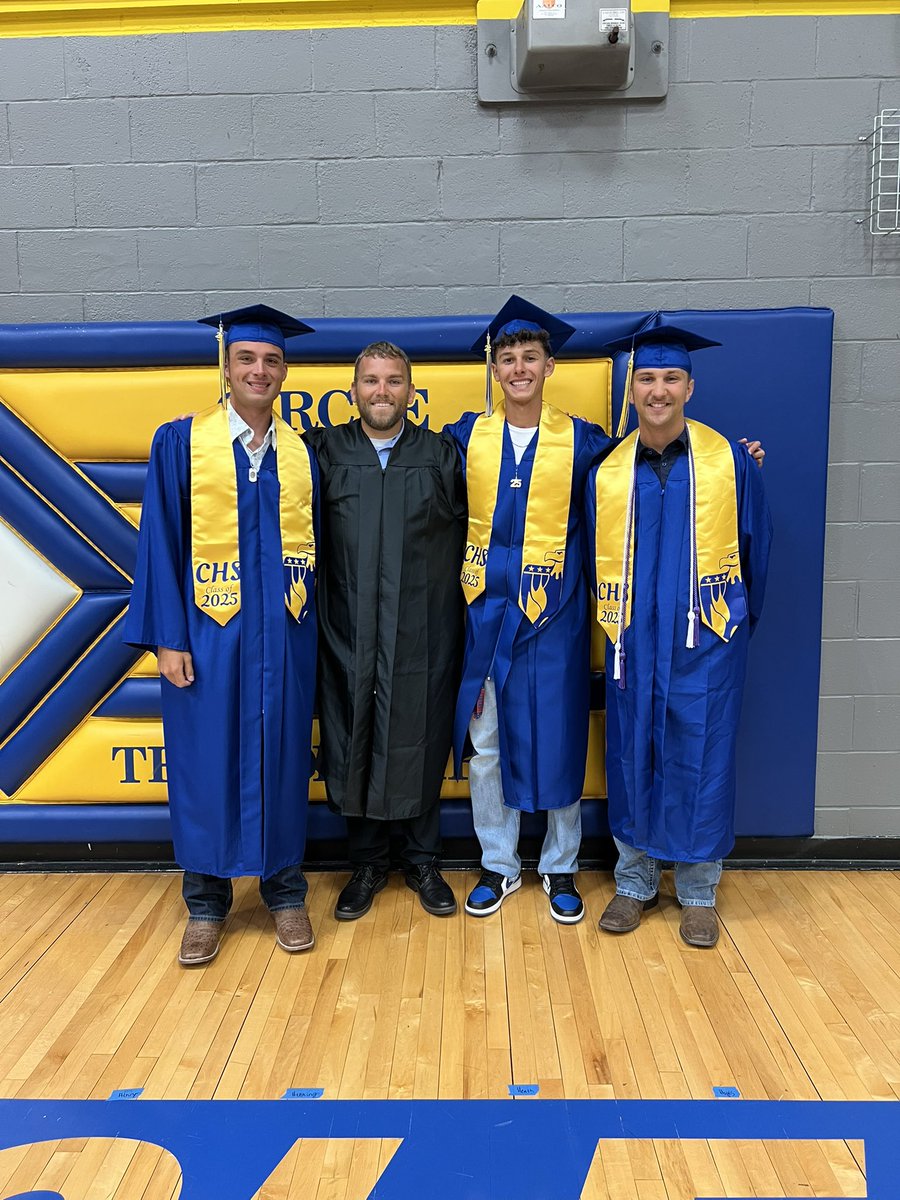 Congratulations to all of the senior graduates today! Special shout out to the tennis and basketball seniors!
#thrivein375 <a href="/CircleTBird/">CHS Activities</a>