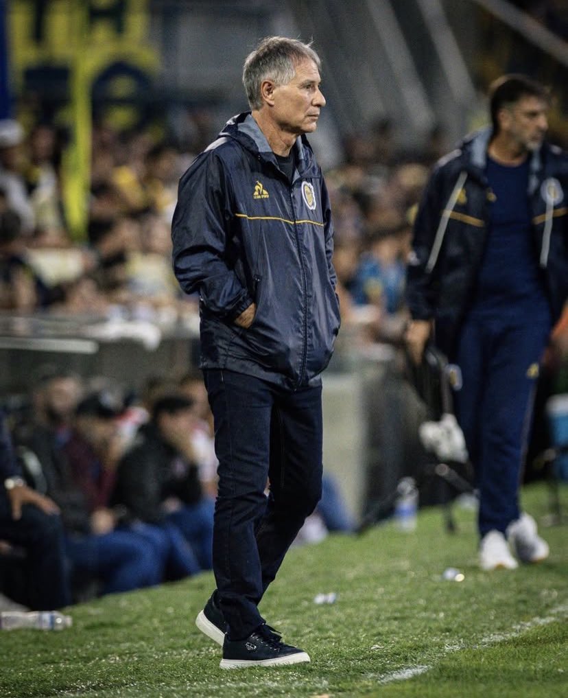 Desadeltw's tweet photo. Orgulloso de este plantel y su director técnico, a levantar cabeza y seguir.

Así es el fútbol. 💛💙 https://t.co/wcjOehwqel