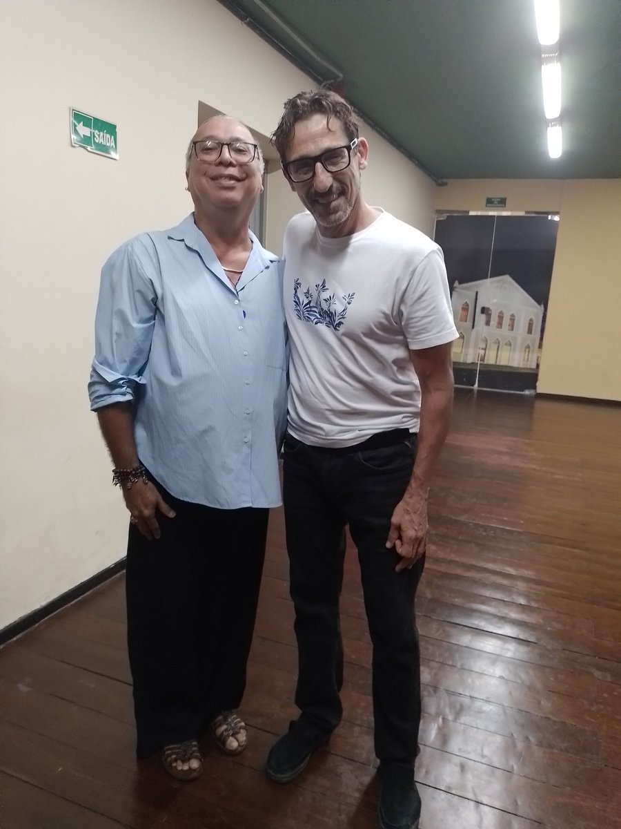 mochachaves's tweet photo. #letsplaythat, com @TucaAndrada3 é um respiro poético e artístico, denso, leve, um fabuloso trabalho de ator. Volto pra casa com #TorquatoNeto na veia. A arte salva! Parabéns Tuca! https://t.co/Iwm0gj9HaC