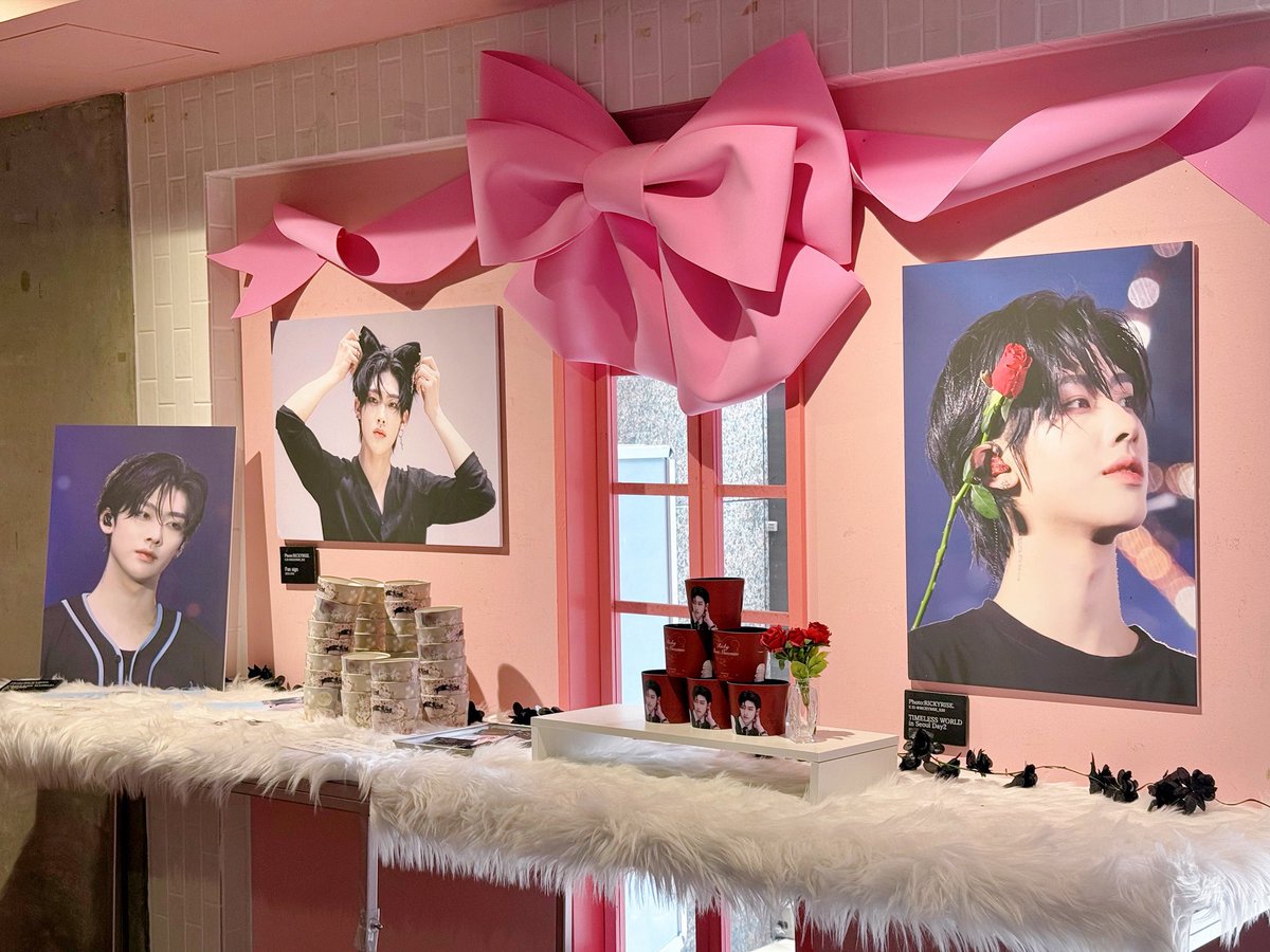 tigcafe's tweet photo. 250519 ⏰ 11:00-18:00
［ #ZEROBASEONE #リッキー くん🐱❤️🖤 ］センイルイベント2日目！

︎ @sqr_jp_sub 様

#ZEROZE の皆さま
本日もご来店お待ちしております🖤🥂🕯️❤️

#tigcafe #tigカフェ
#리키 #RICKY #沈泉锐 #ZB1 #제로베이스원 #제베원 https://t.co/DdP7fajwqv