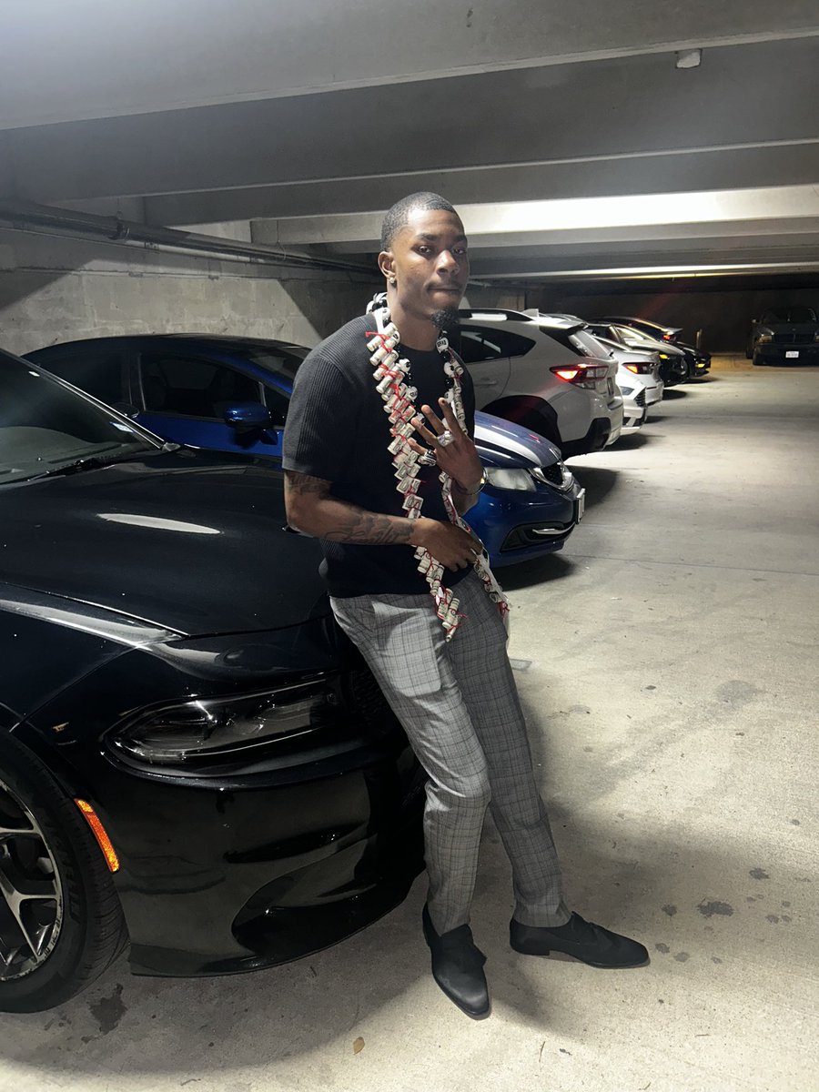 CoachMont (@tha6show) on Twitter photo Life Update. Master’d That✌🏾 Life Update. Master’d That✌🏾