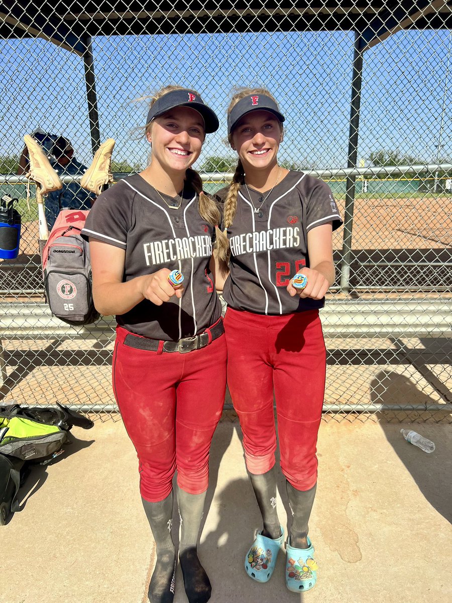 maesavage2027's tweet photo. So much fun getting back to travel ball!! Starting off the season great as a team and I can’t wait for what this summer holds! https://t.co/uAxYyVo5tx