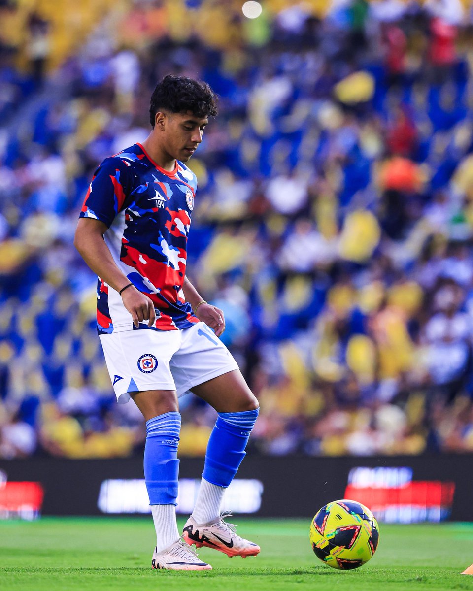 CruzAzul's tweet photo. ESTAMOS LISTOS 🔥🚂 https://t.co/wXFTaFAWk7