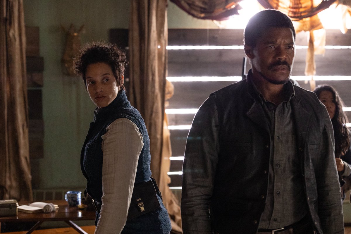 An all-new episode of #DeadCity is starting NOW!