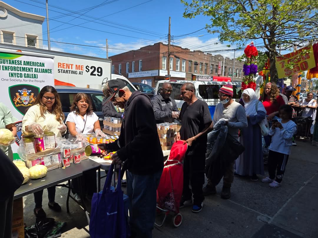 In our ongoing effort to strengthen the bonds within our community, we are excited to distribute food items in the Richmond Hill, Queens community. This initiative aims to provide essential food items to those in need and support families facing challenging times.