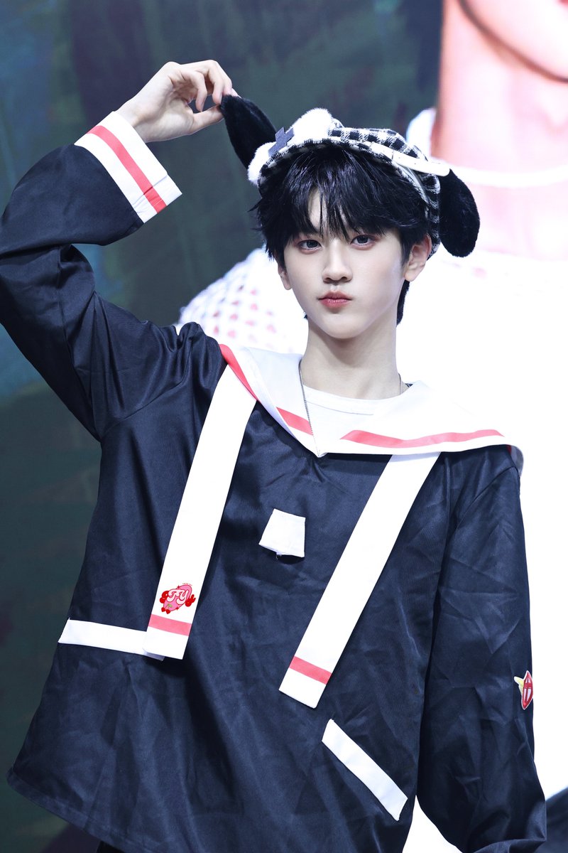 TY0402_TY's tweet photo. 250419

🤏🏻

#케이단  #KAEDAN  #ケイダン
#판타지보이즈 #FANTASYBOYS https://t.co/Il2yxfLuyx