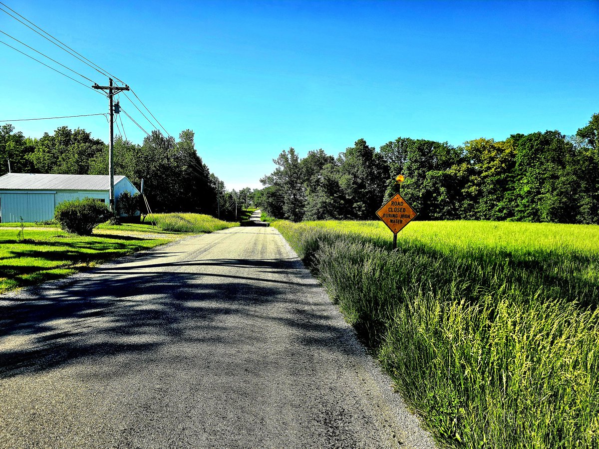Did my first 20-mile ride. I had my hydration plan in place: 1 bottle carb mix, 2nd electrolytes, 3rd plain water. I also had a few small packages of fruit snacks and a protein bar. I do need to look into a hydration pack for this summer. 
#gravelcycling 
#camelbak 
#bpn