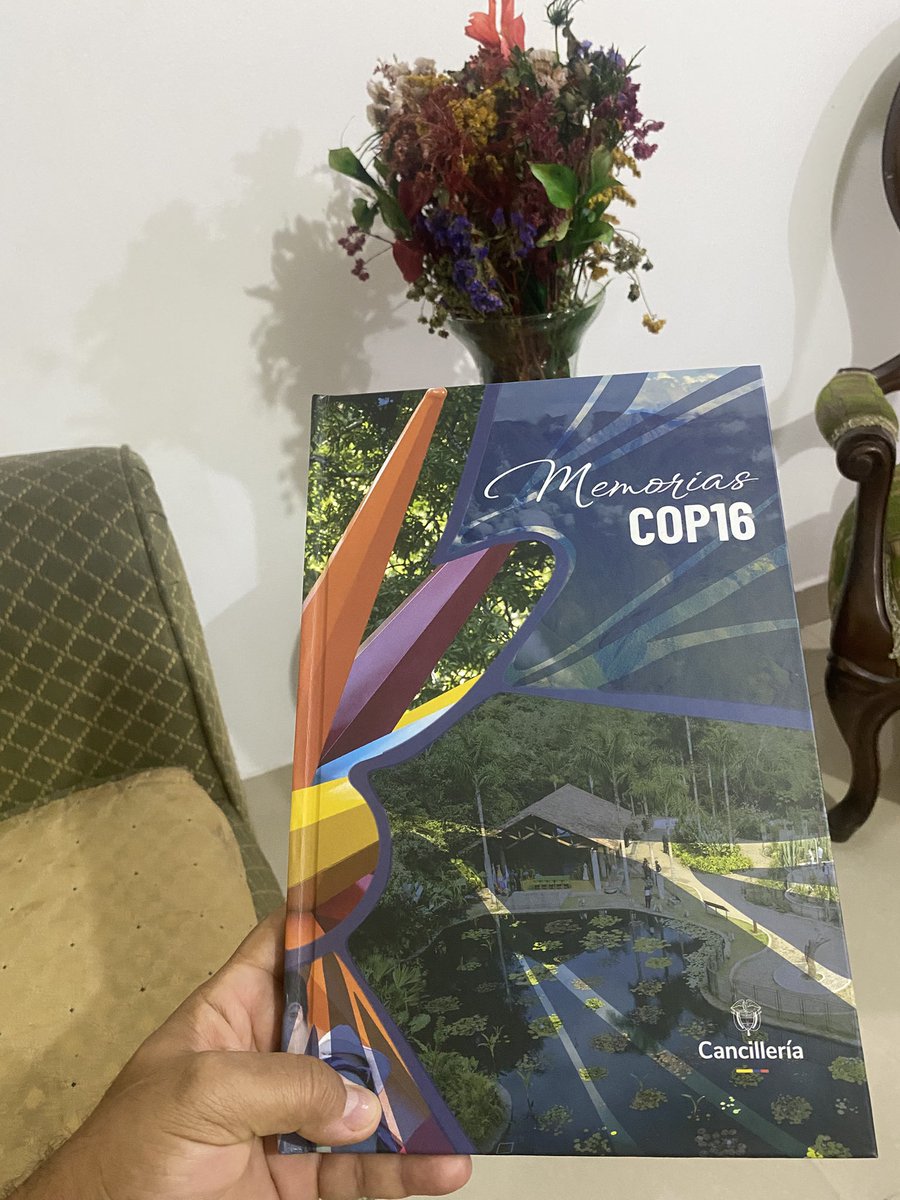 En estas memorias se registra el Acuerdo 8(j), donde se reconoce la importancia de respetar, preservar y mantener los conocimientos, las innovaciones y prácticas de los grupos étnicos globales.

<a href="/LuisGMurillo/">Luis Gilberto Murillo</a> <a href="/diez_jairton/">Jairton Díez Díaz</a> <a href="/FranciaMarquezM/">Francia Márquez Mina</a> <a href="/LenAmazonas/">Lena Estrada Añokazi</a>