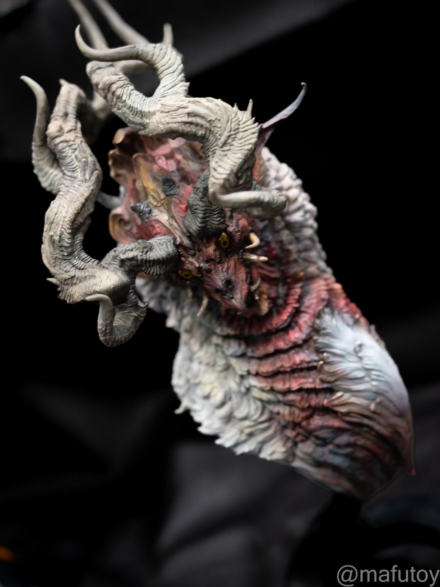 ソロモンCafeさんで展示されていた
タンノハジメ <a href="/tnn_scaltinof/">タンノハジメ</a> さん原型の「シン」の胸像
昨年のワンフェス冬で再販されていましたね。

スズキしんや <a href="/suzuki_predat/">スズキしんや</a> さんペイントです。

ひな壇奥であまり撮れなかった...