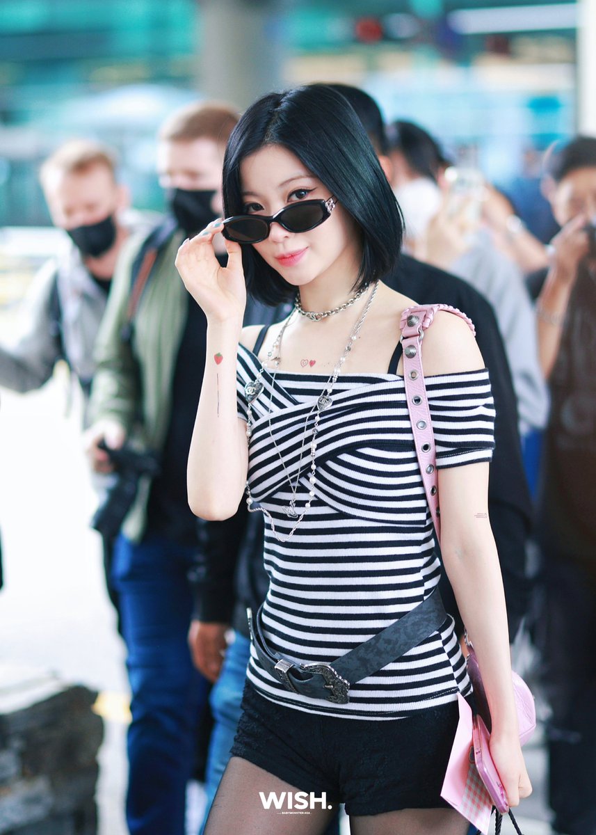 wish__asa's tweet image. 250519 🖤

#BABYMONSTER #베이비몬스터 
#아사 #ASA #榎並杏紗 #ENAMIASA