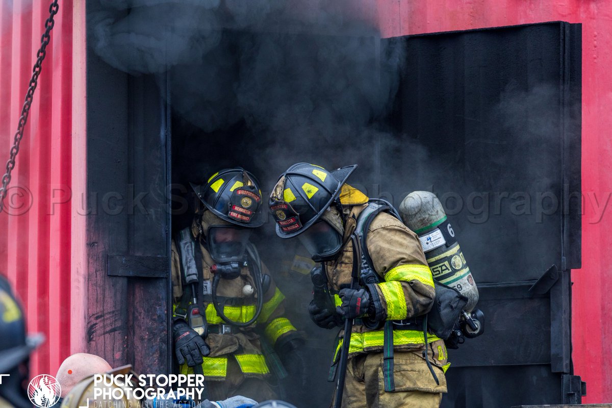 On May 3rd firefighters from numerous local departments attended a training seminar for Fire Behavior on the Inside for NYSAFC at the West Webster Fire Department. See more at puckstopperphotography.com/FireScene/NYFi…

#Roc