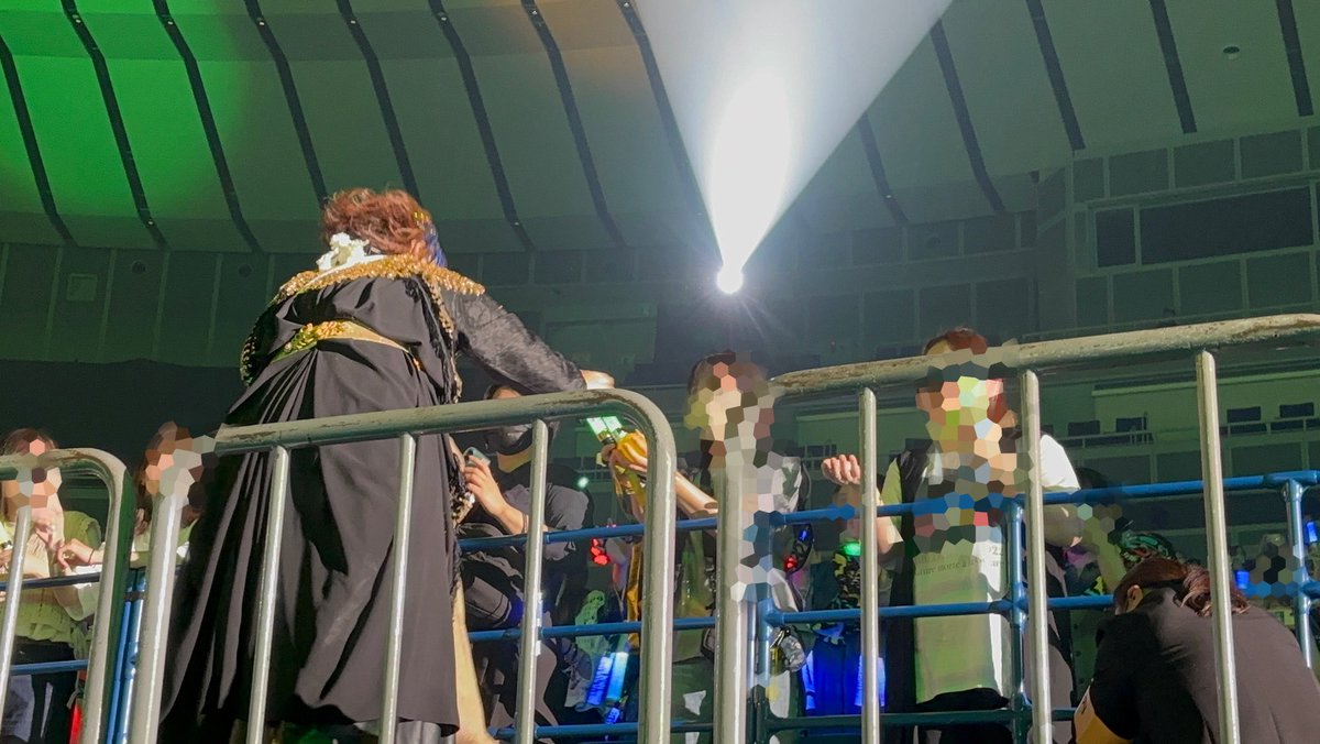 karan_yes_yes's tweet image. 上手アリーナ側 FBちゃんがボールをお手渡ししてるところのお写真☺️(修正版)
 #MSSP横アリ
 #MSSP横アリなう